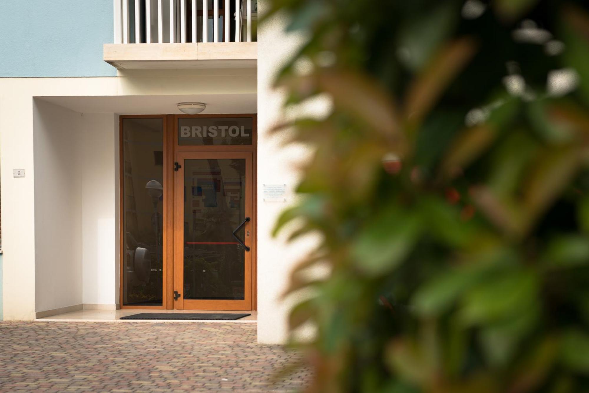 Residence Bristol Bibione Exterior foto
